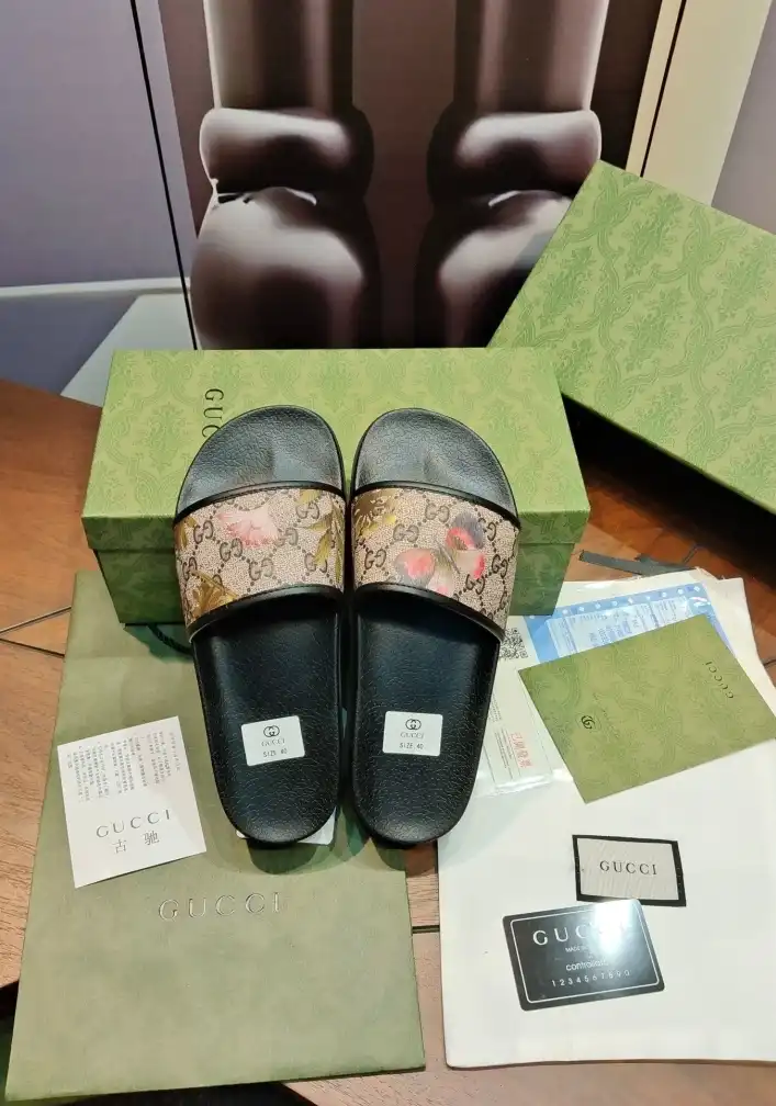 hype Gucci Slippers