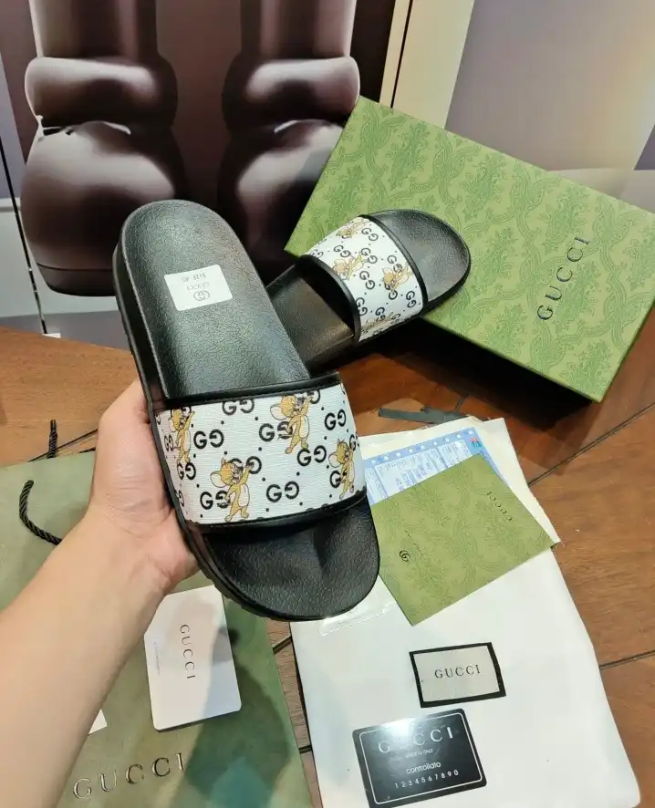 hype Gucci Slippers