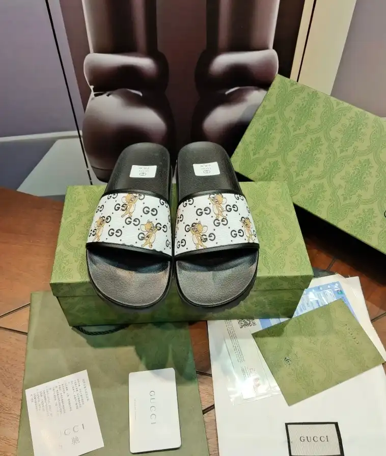 hype Gucci Slippers