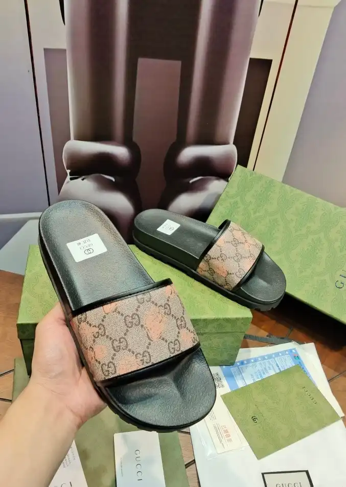 hype Gucci Slippers