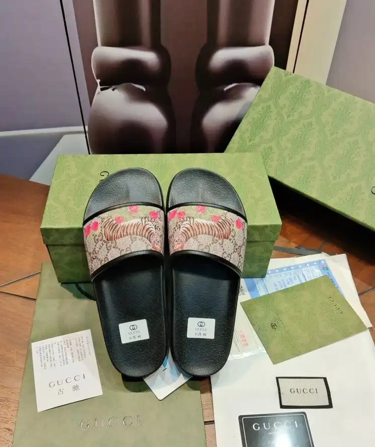 hype Gucci Slippers