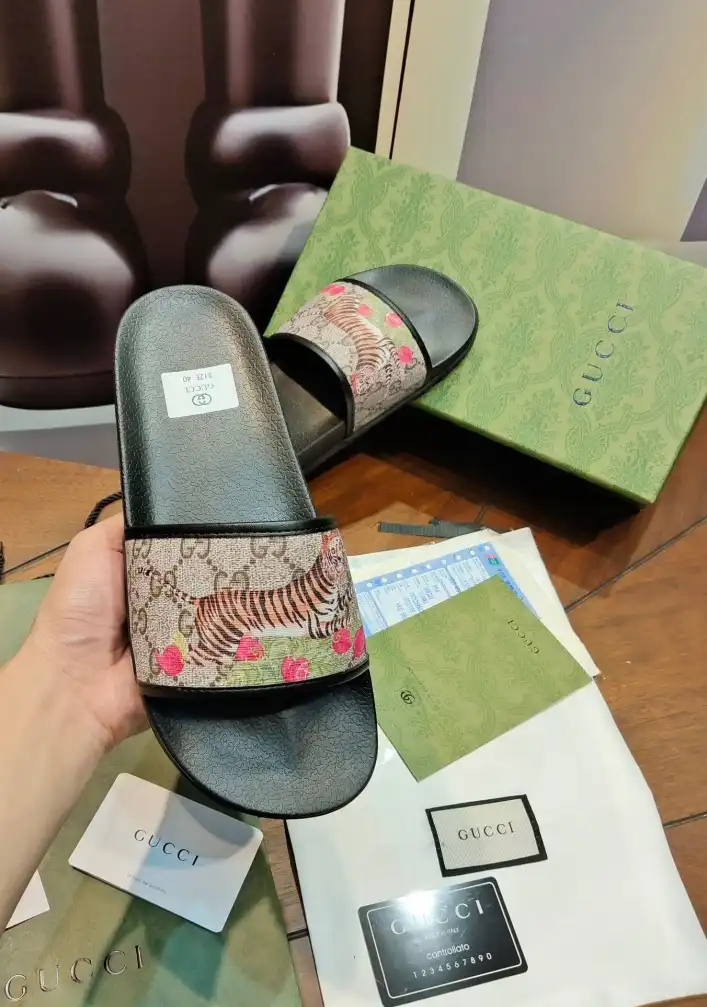 hype Gucci Slippers