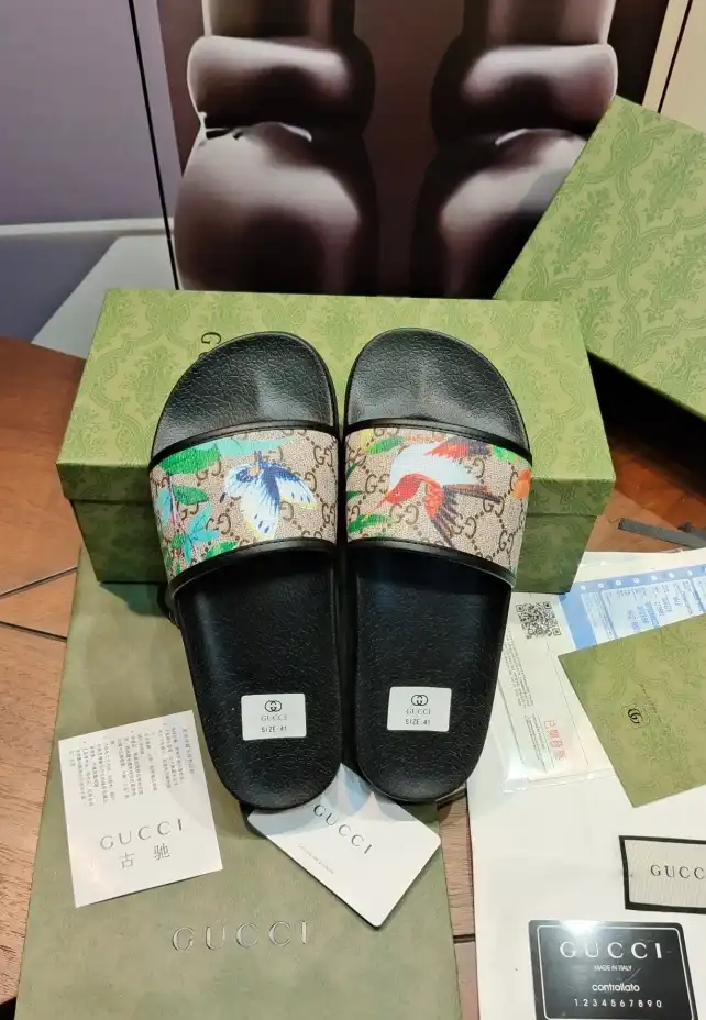 hype Gucci Slippers