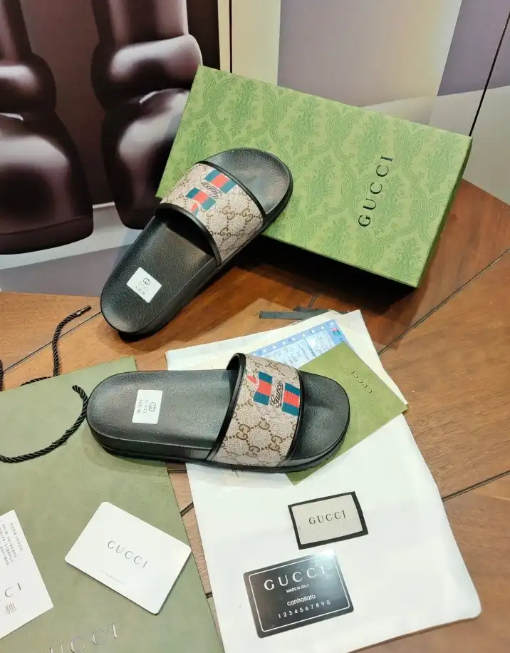 hype Gucci Slippers