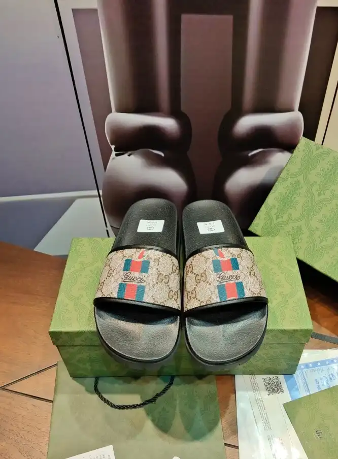 hype Gucci Slippers