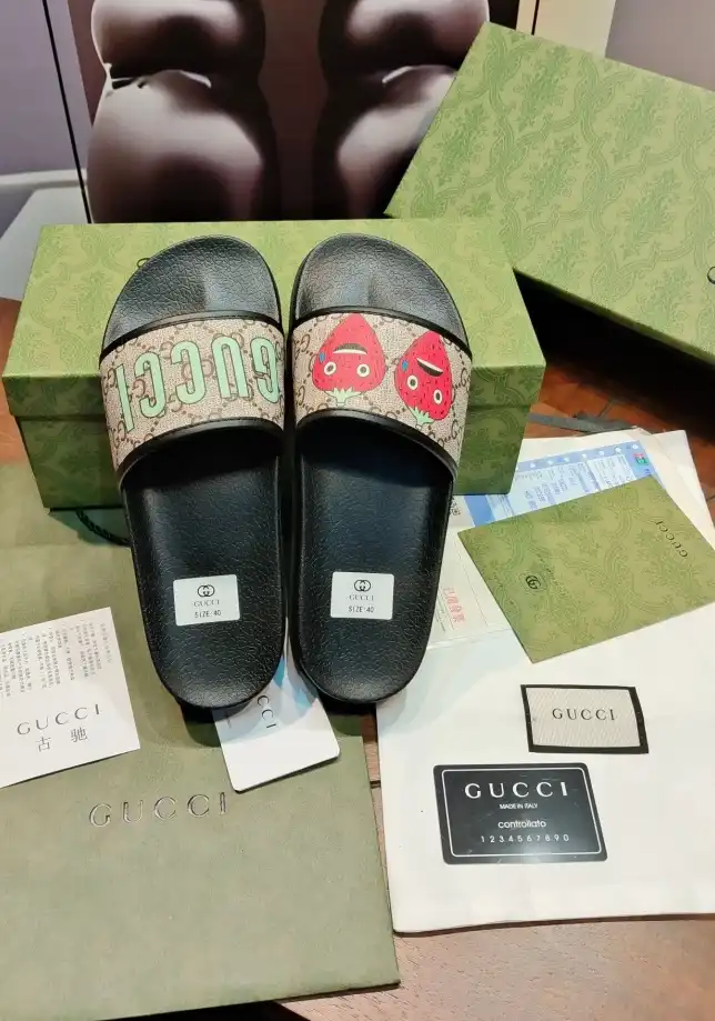 hype Gucci Slippers