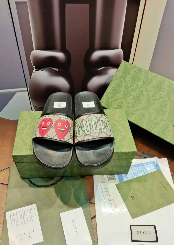 hype Gucci Slippers