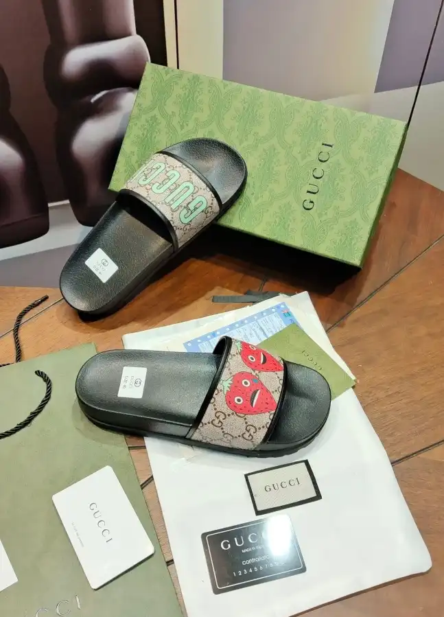 hype Gucci Slippers