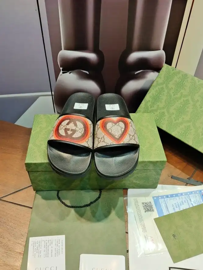 hype Gucci Slippers