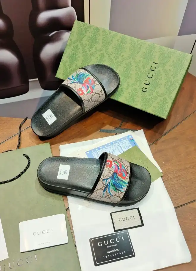 hype Gucci Slippers