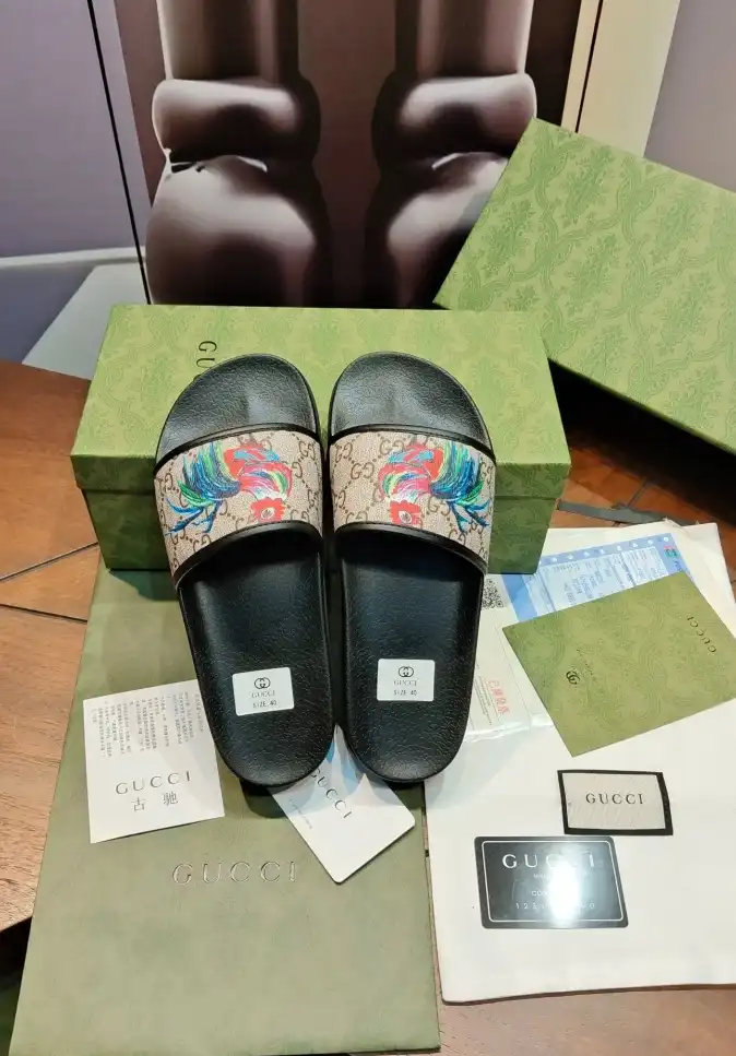 hype Gucci Slippers