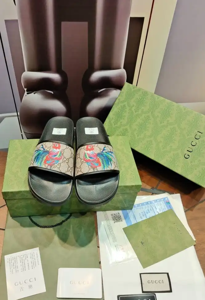 hype Gucci Slippers