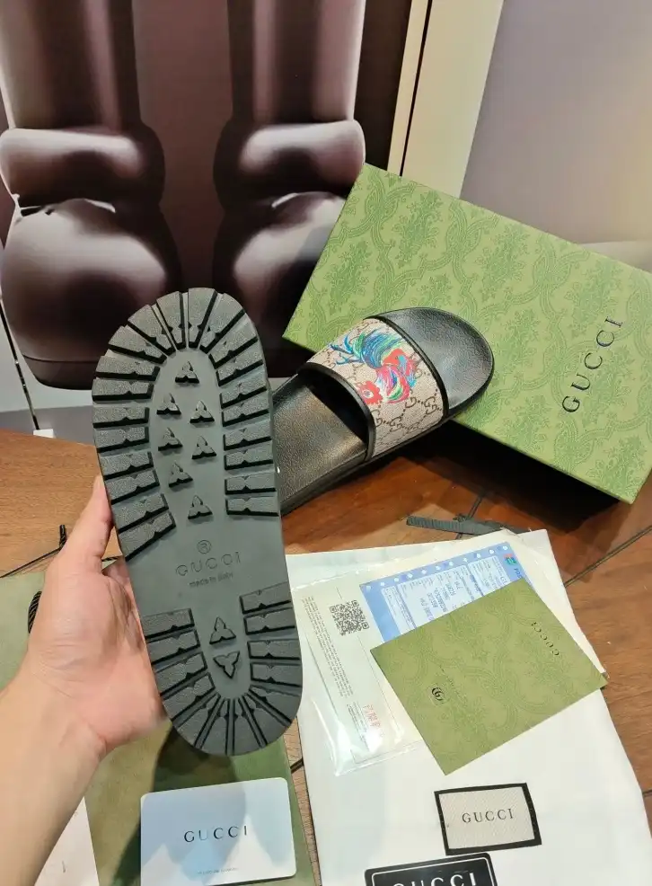 hype Gucci Slippers