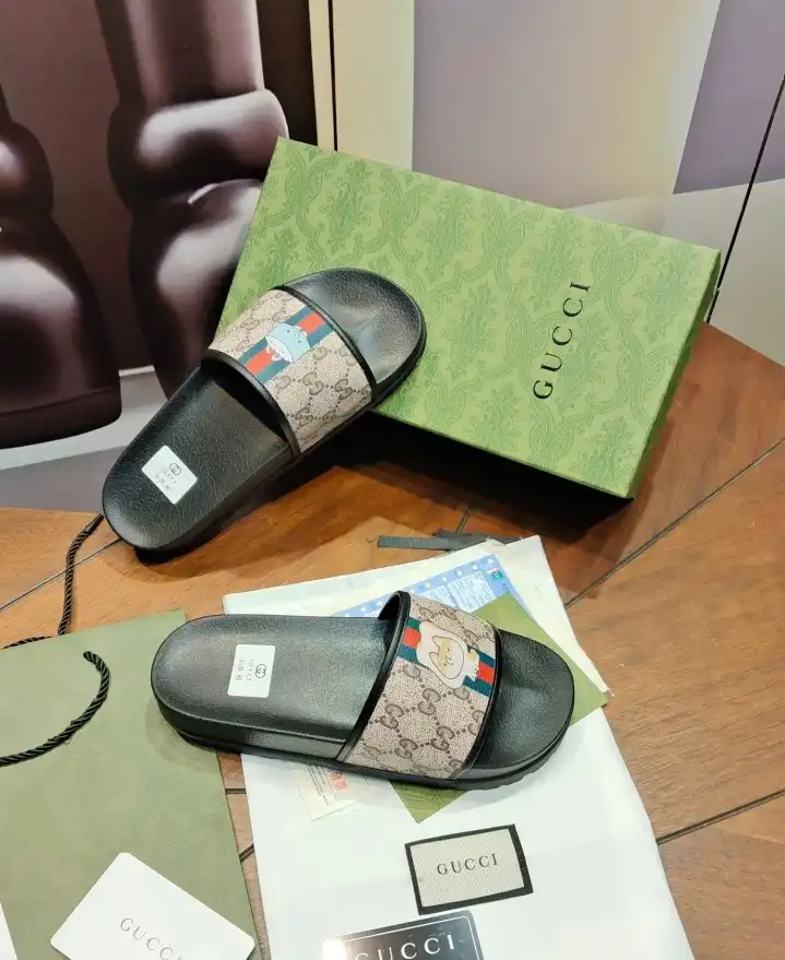 hype Gucci Slippers