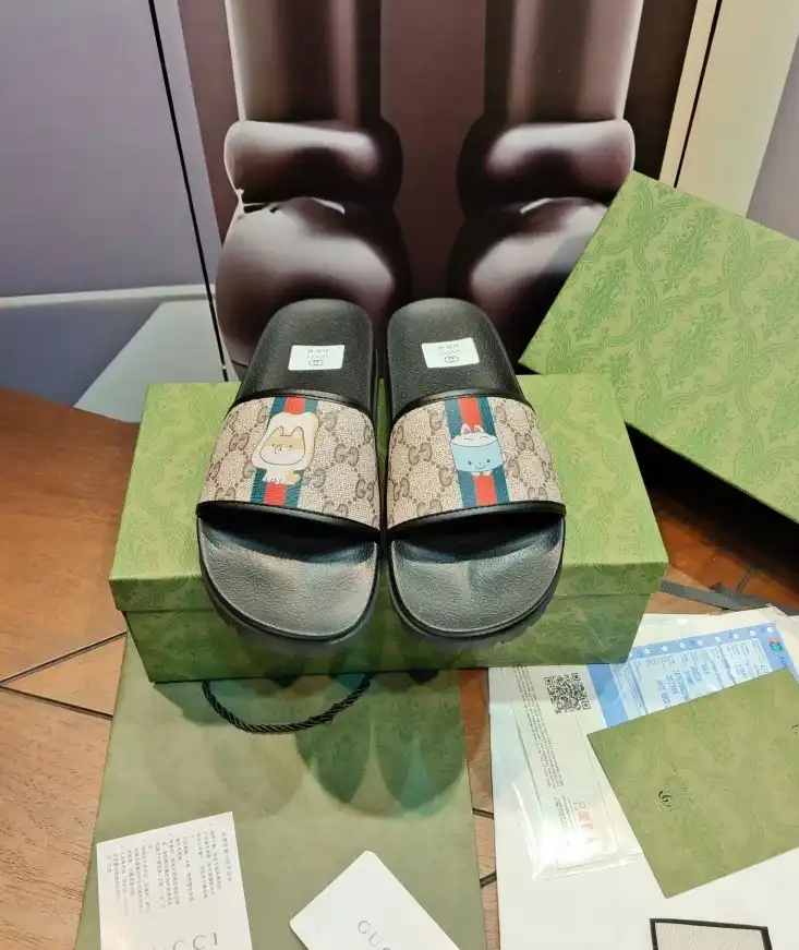 hype Gucci Slippers