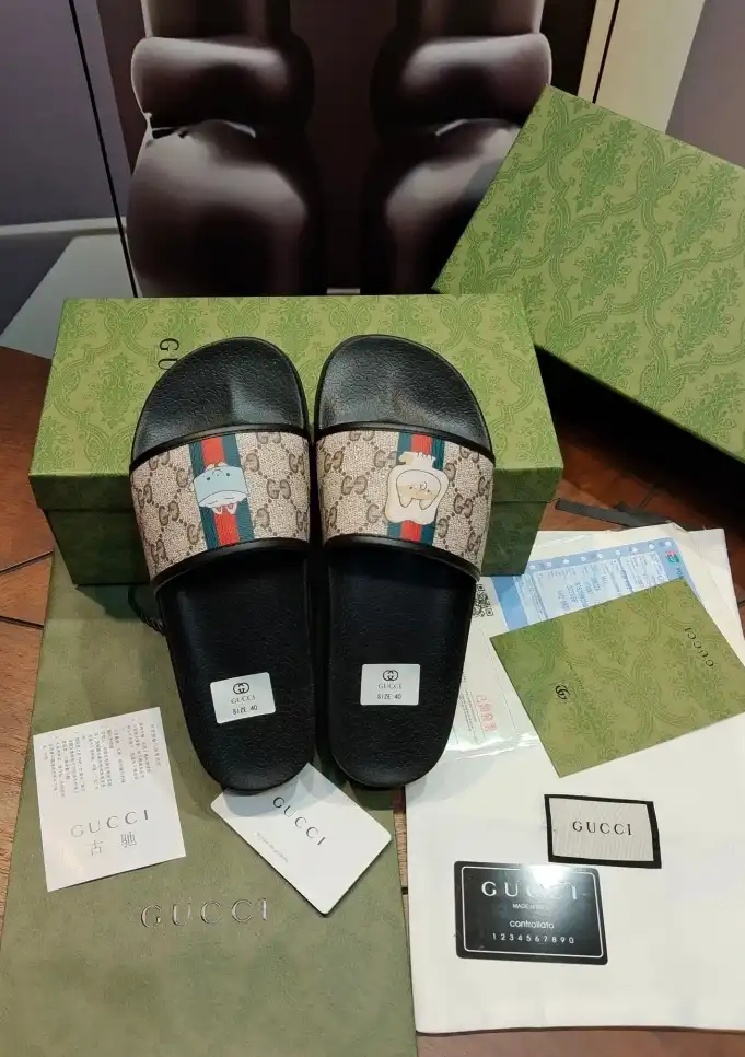 hype Gucci Slippers