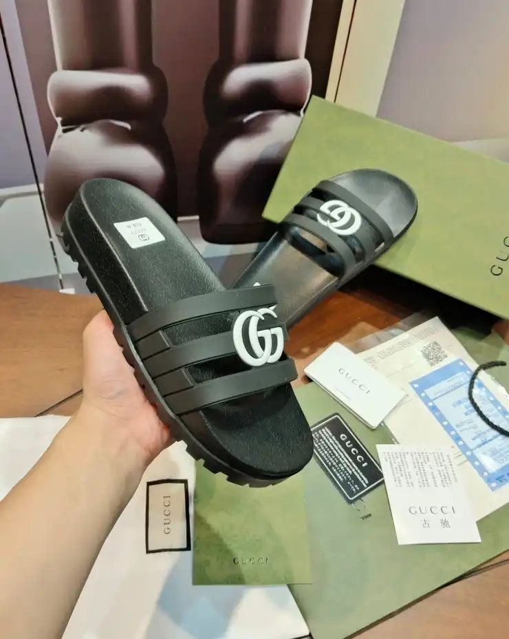 hype Gucci Slippers