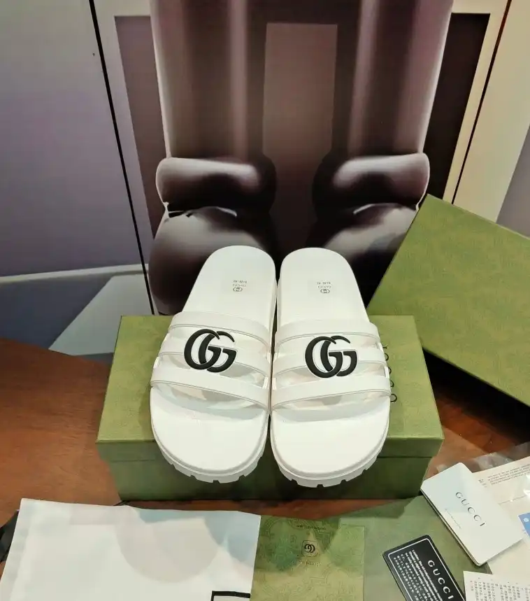 hype Gucci Slippers