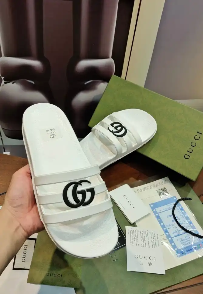 hype Gucci Slippers