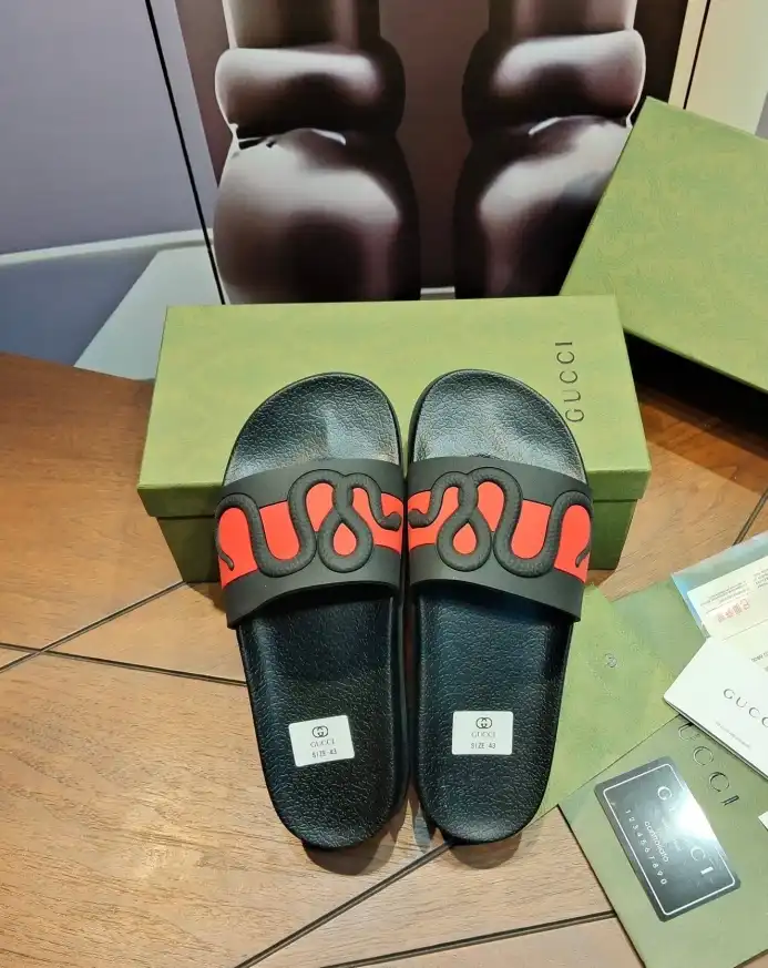 hype Gucci Slippers