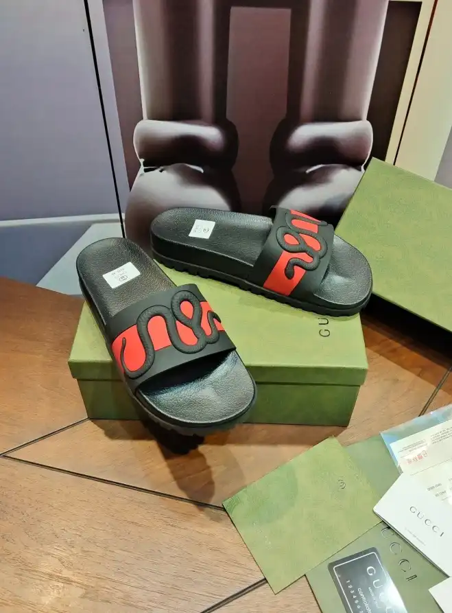 hype Gucci Slippers