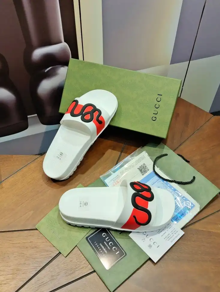 hype Gucci Slippers