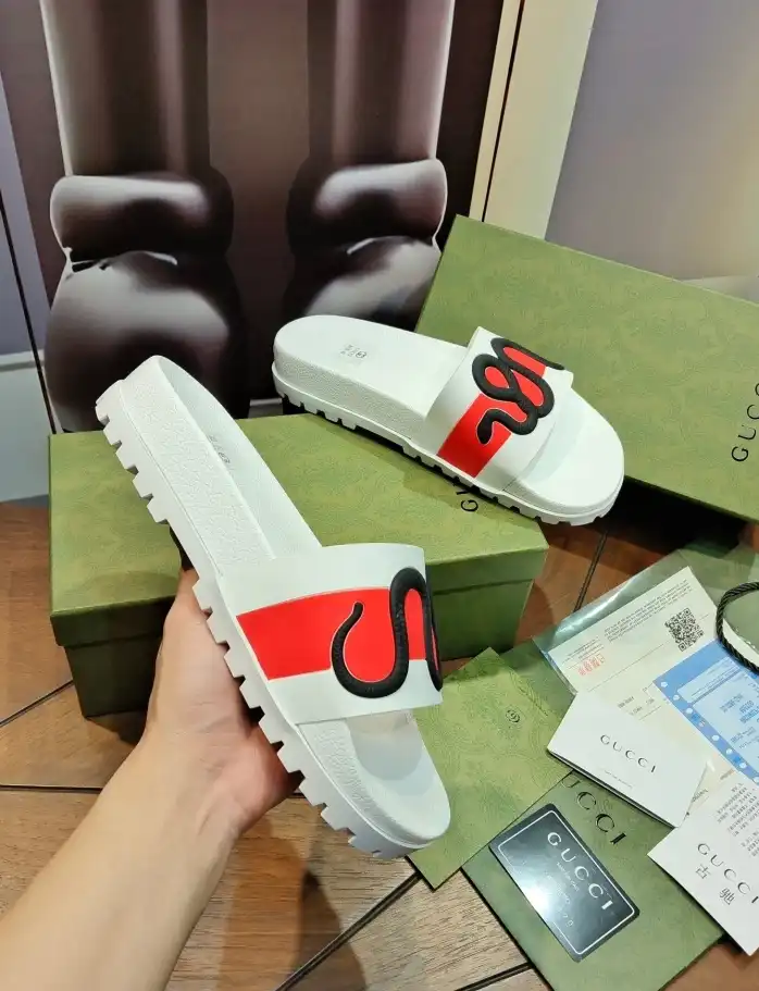 hype Gucci Slippers