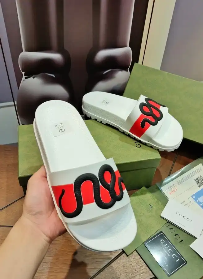 hype Gucci Slippers