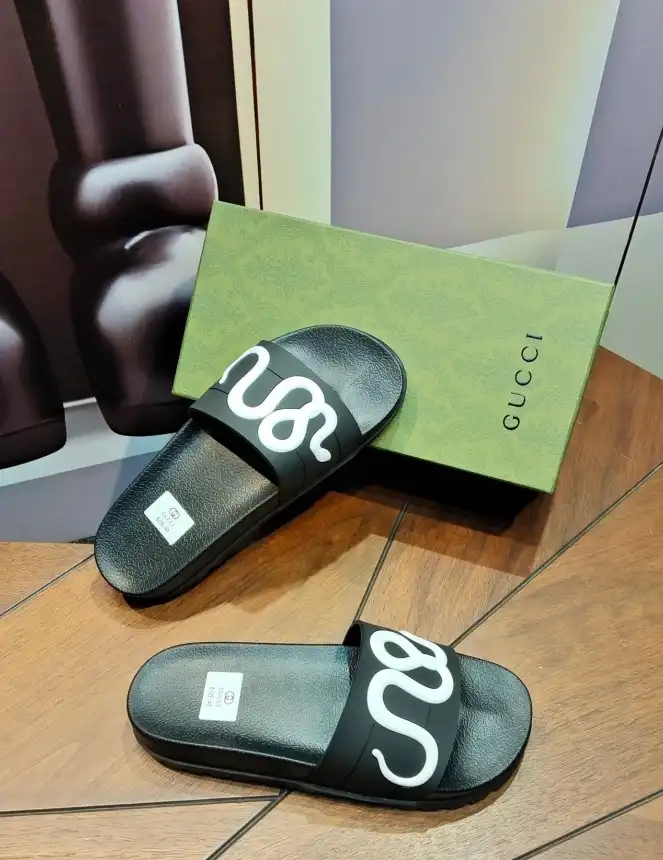 hype Gucci Slippers