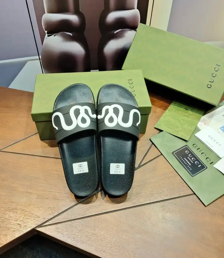 hype Gucci Slippers