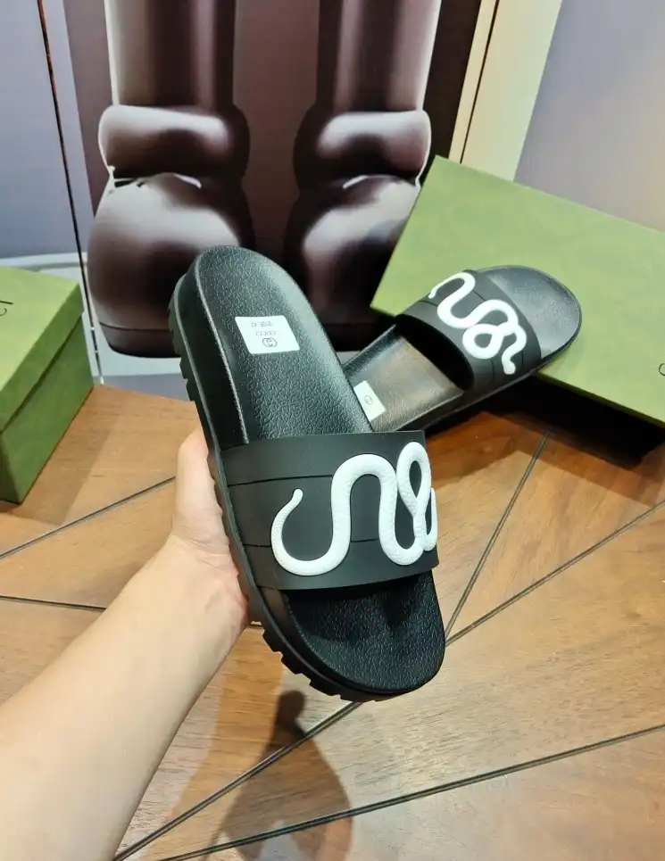 hype Gucci Slippers