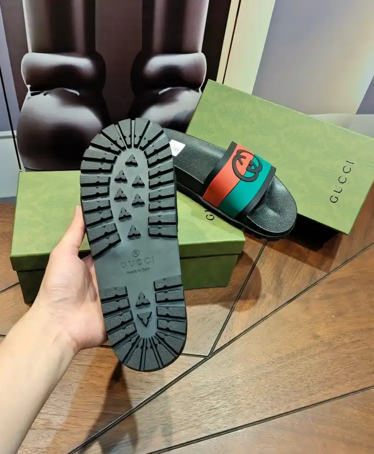 hype Gucci Slippers