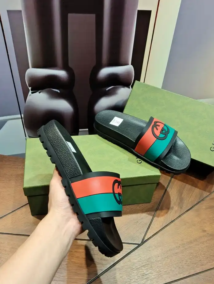 hype Gucci Slippers