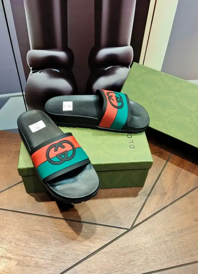 hype Gucci Slippers