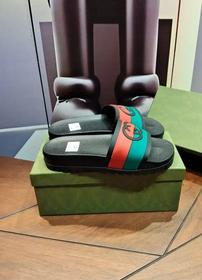 hype Gucci Slippers