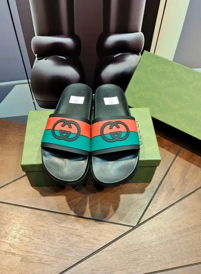 hype Gucci Slippers