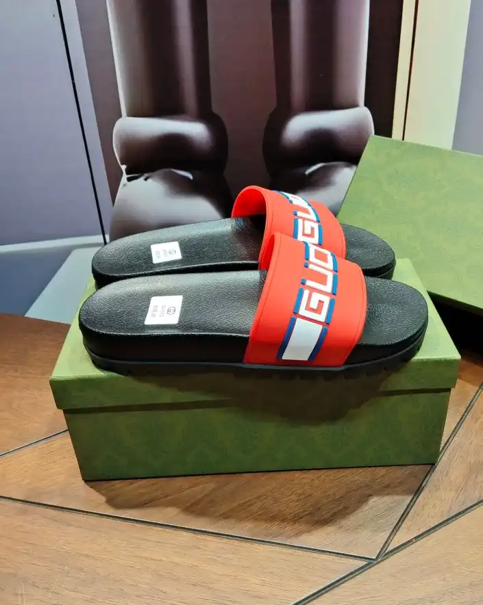 hype Gucci Slippers