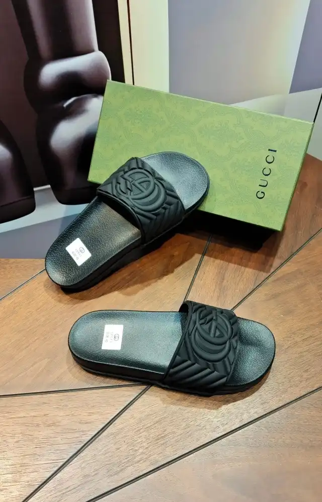 hype Gucci Slippers