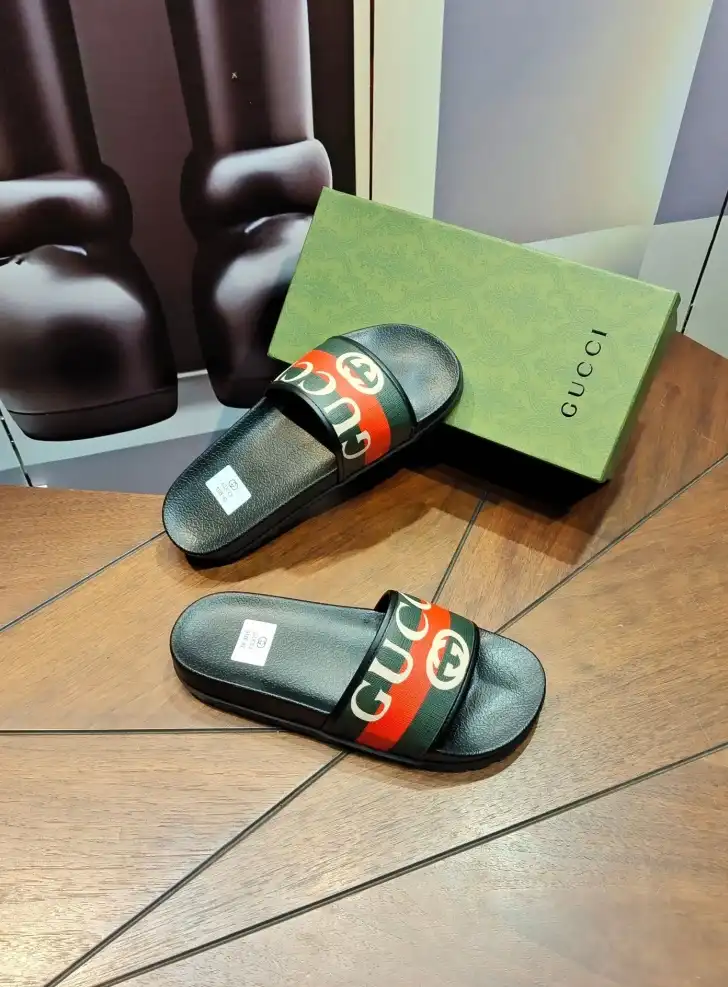 hype Gucci Slippers