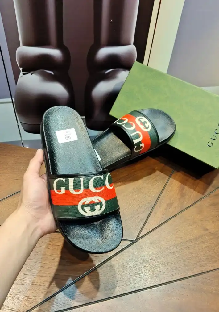 hype Gucci Slippers