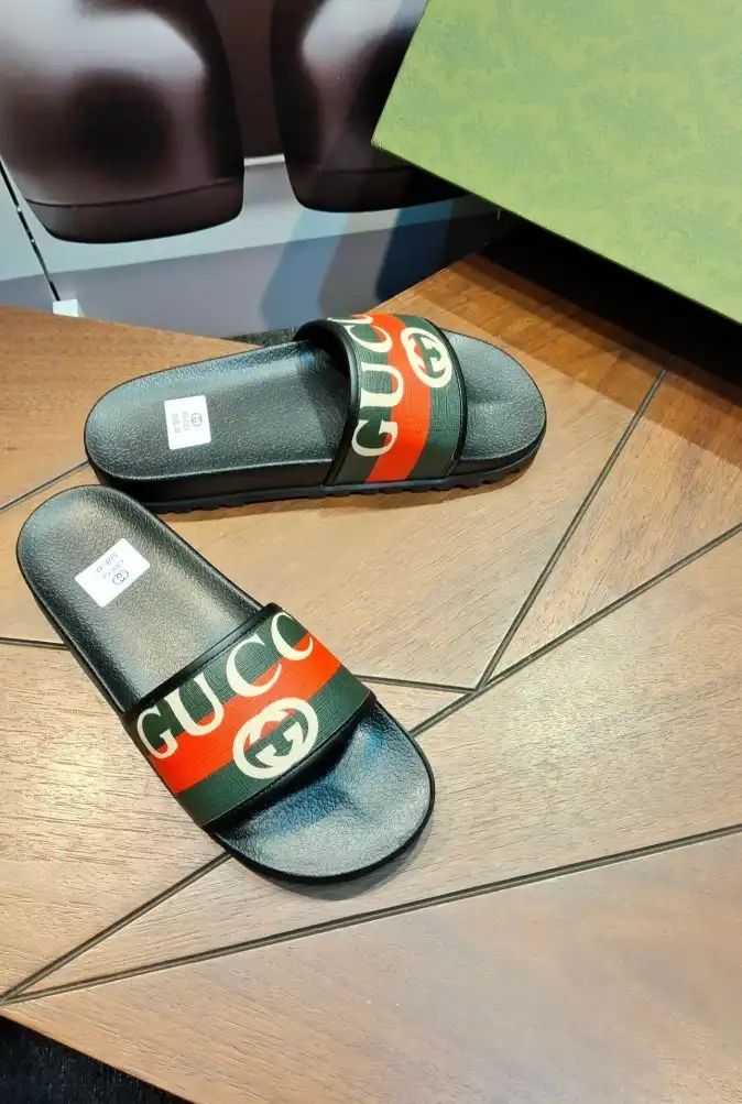 hype Gucci Slippers