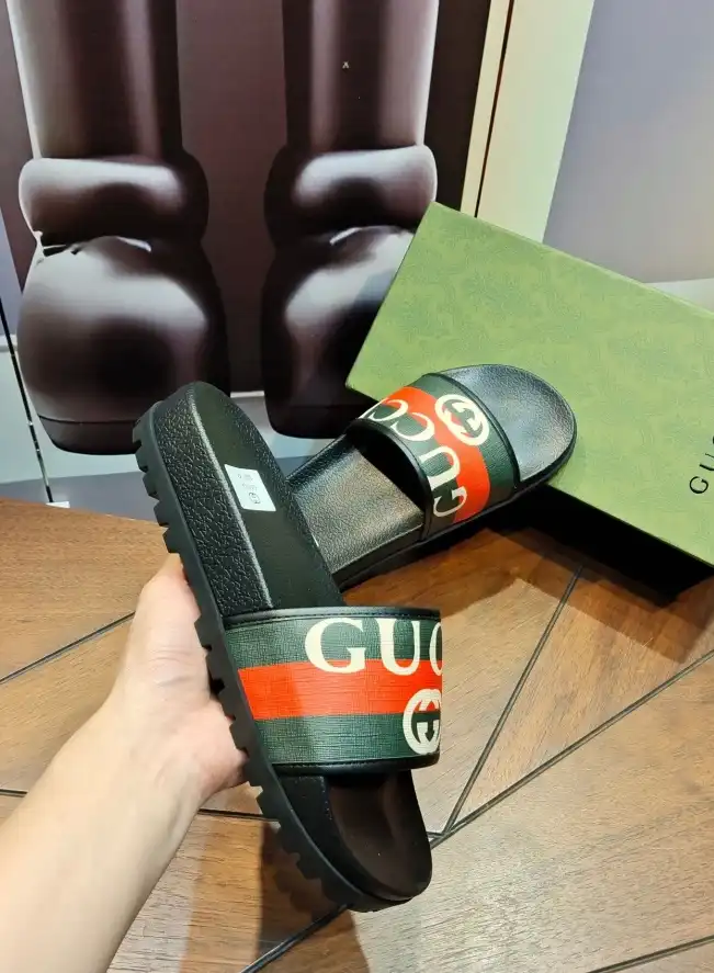 hype Gucci Slippers