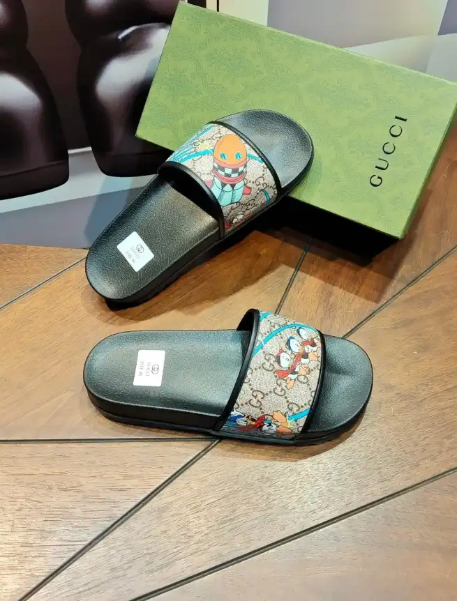 hype Gucci Slippers