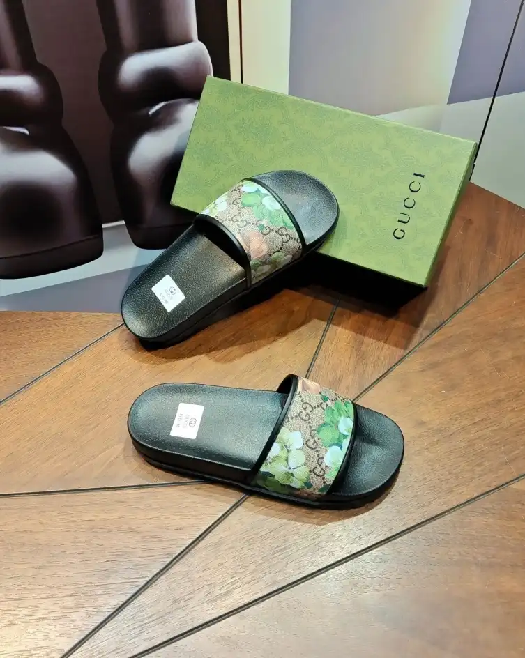 hype Gucci Slippers