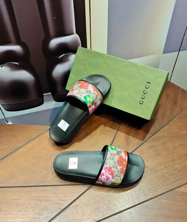 hype Gucci Slippers