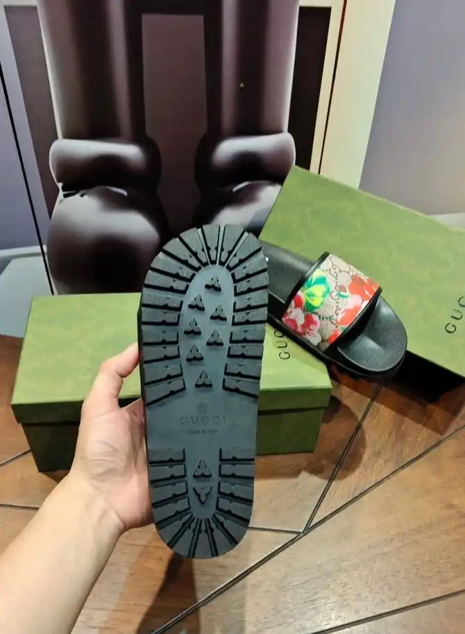 hype Gucci Slippers