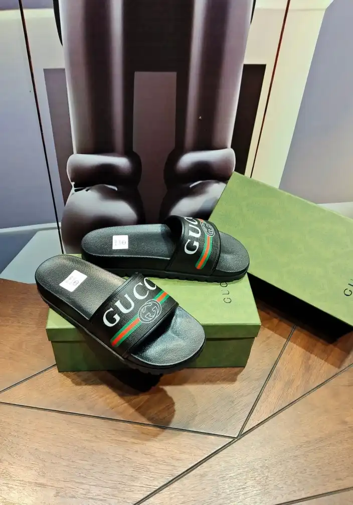 hype Gucci Slippers