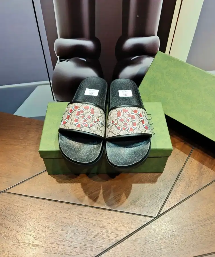 hype Gucci Slippers