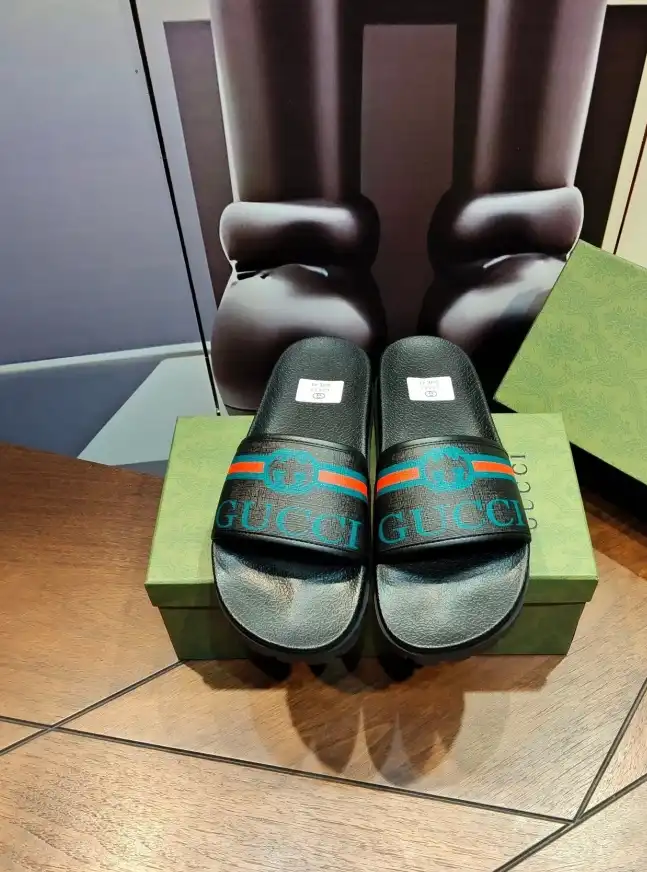 hype Gucci Slippers