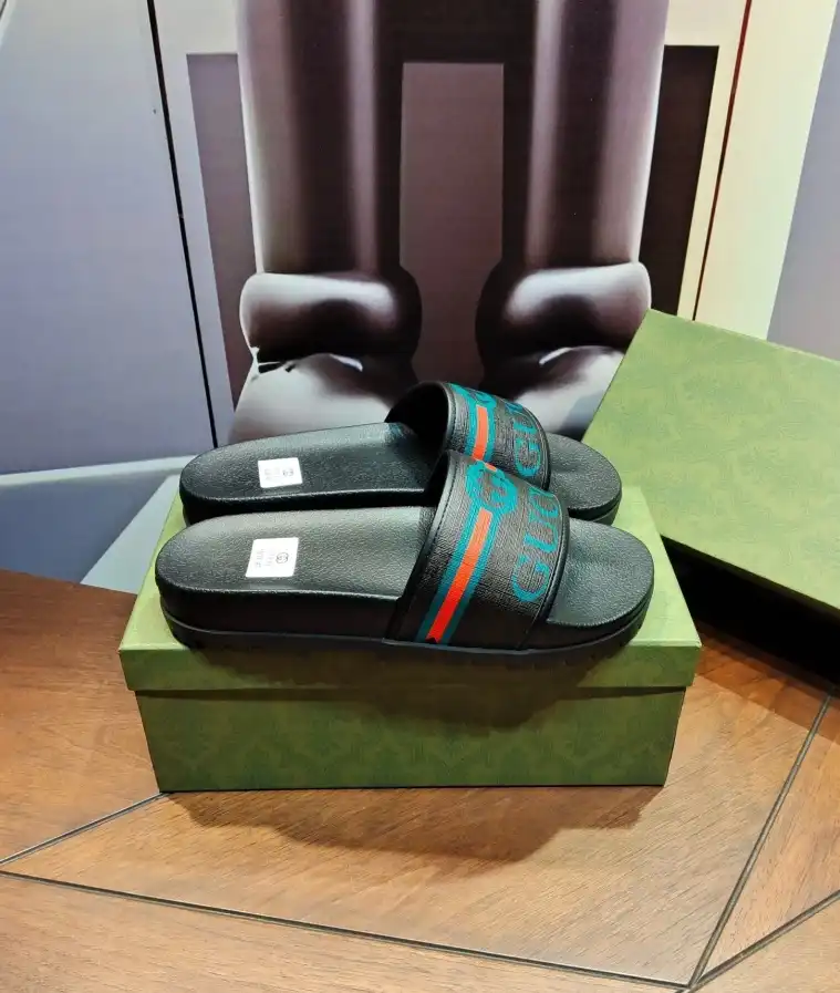 hype Gucci Slippers